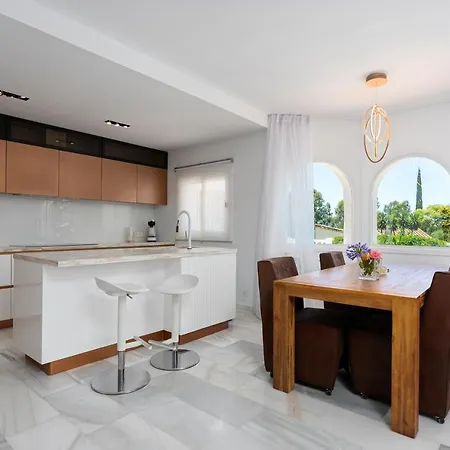Luxurious Close To Sea&golf Villa