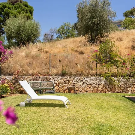 Villa Luxurious Close To Sea And Golf